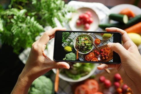 Das Smartphone hilft auch bei veganer oder vegetarischer Ernährung.
