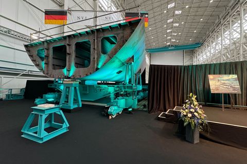 Im Februar ist bereits das erste von drei neuen Flottendienstbooten in Wolgast auf Kiel gelegt worden. (Archivbild) Foto: Stefan