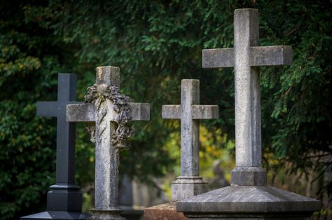 Der Totensonntag wird inzwischen offiziell Ewigkeitssonntag genannt. (Symbolbild) Foto: Peter Kneffel/dpa
