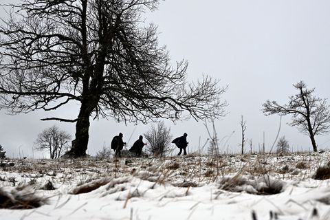 Auf dem Kahlen Asten liegt der erste Schnee des Jahres. Foto: Federico Gambarini/dpa