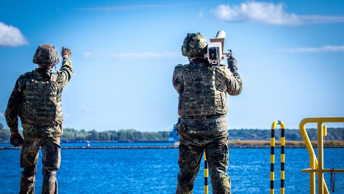 Einfach erklärt: Die Bundeswehr soll Drohnen über Deutschland unschädlich machen. Wie?