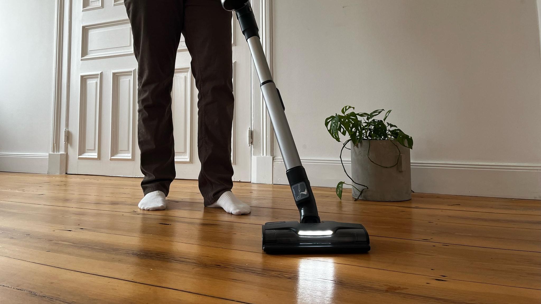 Akku-Staubsauger Test: AEG, Dyson, Miele, Rowenta, Medion treten an