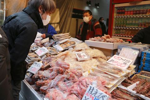 China hatte erst vor kurzem ein Embargo gegen einen Teil japanischer Meeresfrüchte aufgehoben. (Symbolbild) Foto: Koji Sasahara/