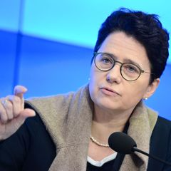 Justizministerin Marion Gentges (CDU) kennt weitere Fälle von weitergegebenen Daten.(Archiv) Foto: Bernd Weißbrod/dpa