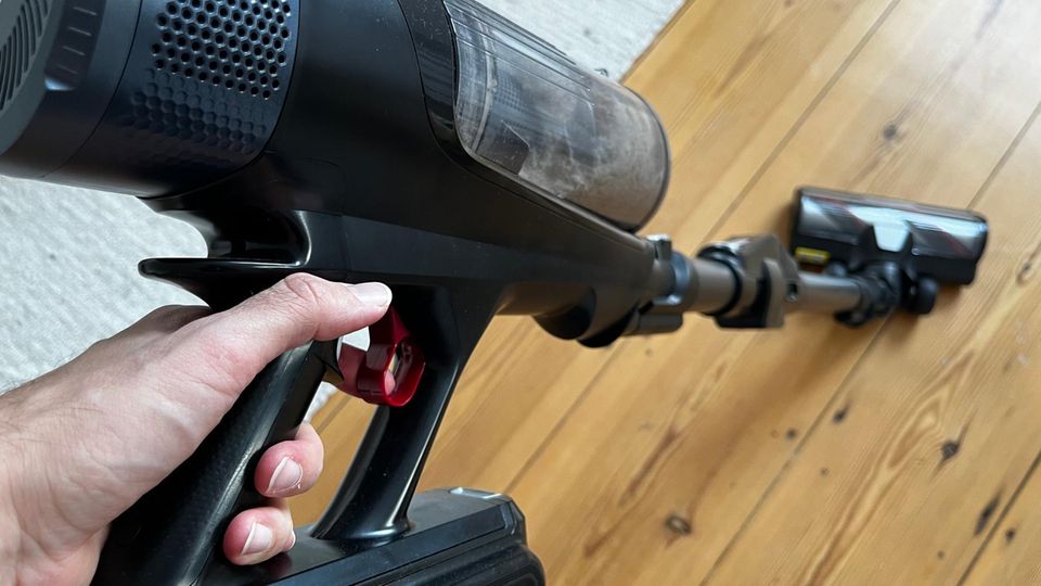Akku-Staubsauger Test: Rowenta X-Force Flex 14.80 Griff