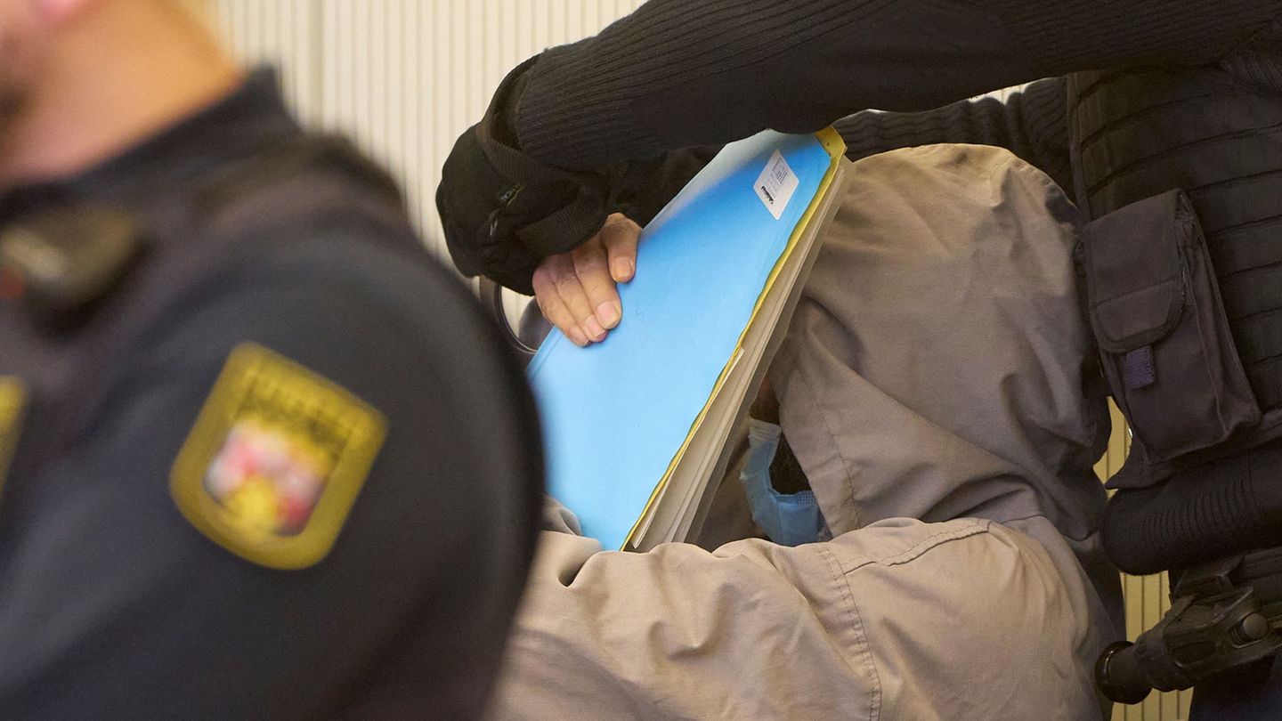 In dem Prozess sind noch Termine bis Sommer 2026 geplant. Foto: Thomas Frey/dpa