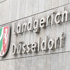 Auf hochwertige Sportwagen hatte es eine Diebesbande abgesehen. (Symbolbild) Foto: Roberto Pfeil/dpa