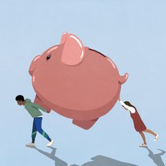 Rente: Zwei junge Leute tragen ein Sparschwein