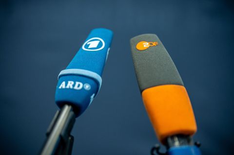 Rundfunk: Mikrofone von ARD und ZDF
