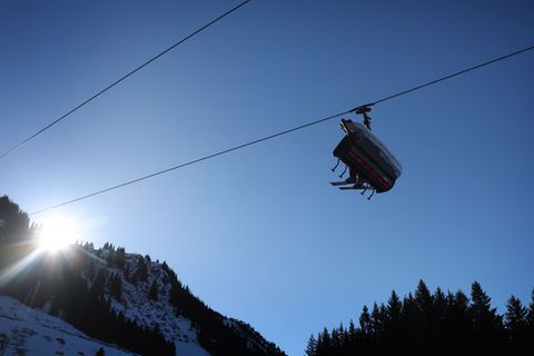Endlich wieder Skifahren - das ist ab Sonntag im Allgäu möglich. (Archivbild) Foto: Karl-Josef Hildenbrand/dpa