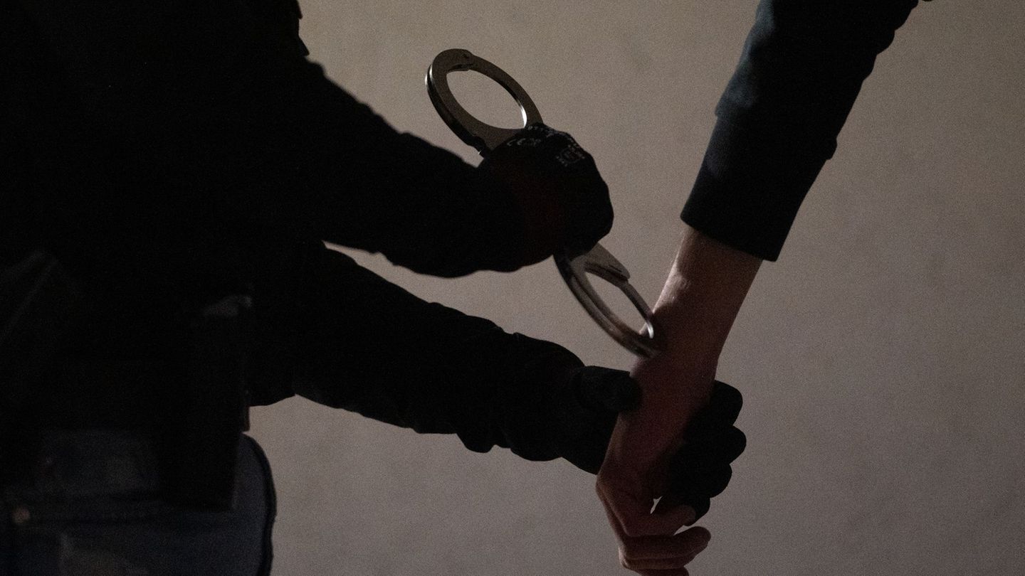 Der Täter wurde direkt in eine Justizvollzugsanstalt gebracht. (Symbolbild) Foto: Leonie Asendorpf/dpa