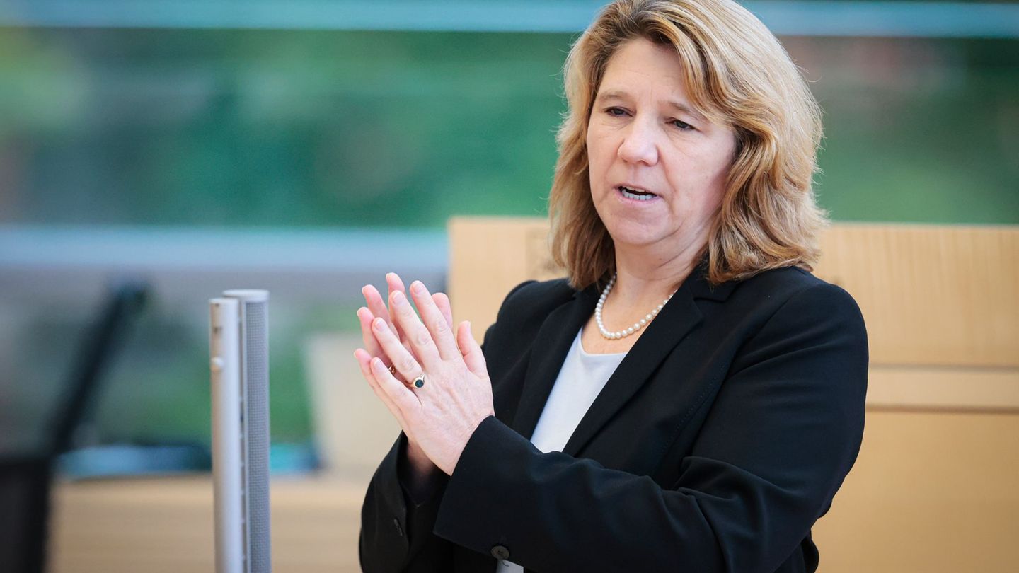 Justizministerin Kerstin von der Decken ist davon überzeugt, einen guten Kompromiss bei der Gerichtsreform gefunden zu haben. (A