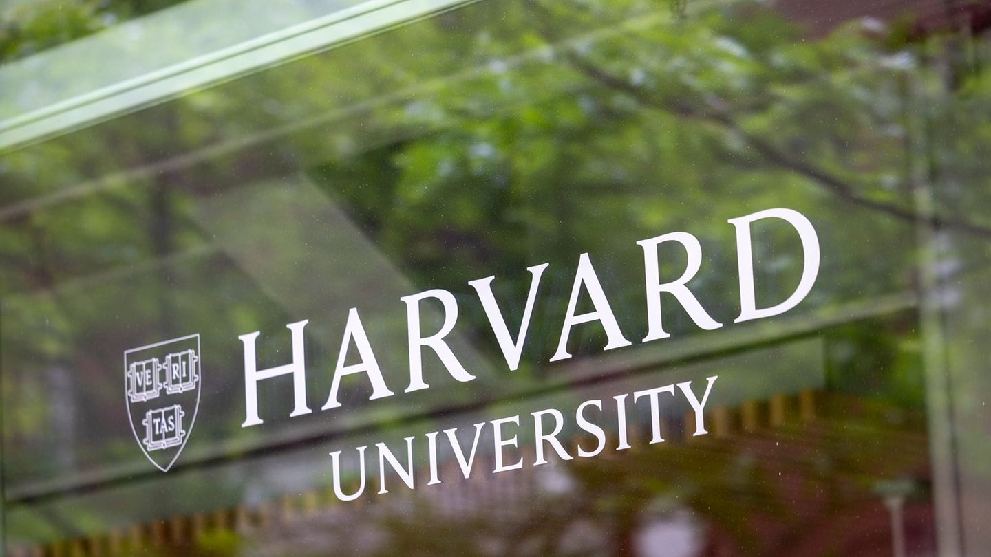 Zwischen 1998 und 2008 spendete Jeffrey Epstein rund neun Millionen Dollar an Harvard. (Archivbild) Foto: Nicolaus Czarnecki/ZUM