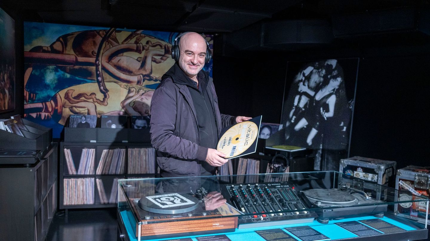 Die Ausstellung "OMEN Club Frankfurt 1988–1998 – New Electronic Ecstasy" ist nun im Museum of Modern Electronic Music in Frankfu