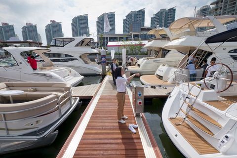 Wer reich ist, besitzt oft eine große Jacht. (Archivbild) Foto: picture alliance / dpa