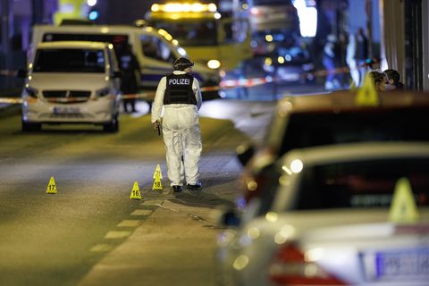 Bei den Schüssen vor dem Landgericht waren vier Menschen getroffen und teilweise schwer verletzt worden (Archivbild). Foto: Fris