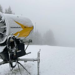 Schneekanonen brauchen frostige Temperaturen, um für künstliche Beschneiung zu sorgen. Derzeit herrschen günstige Wetterbedingun