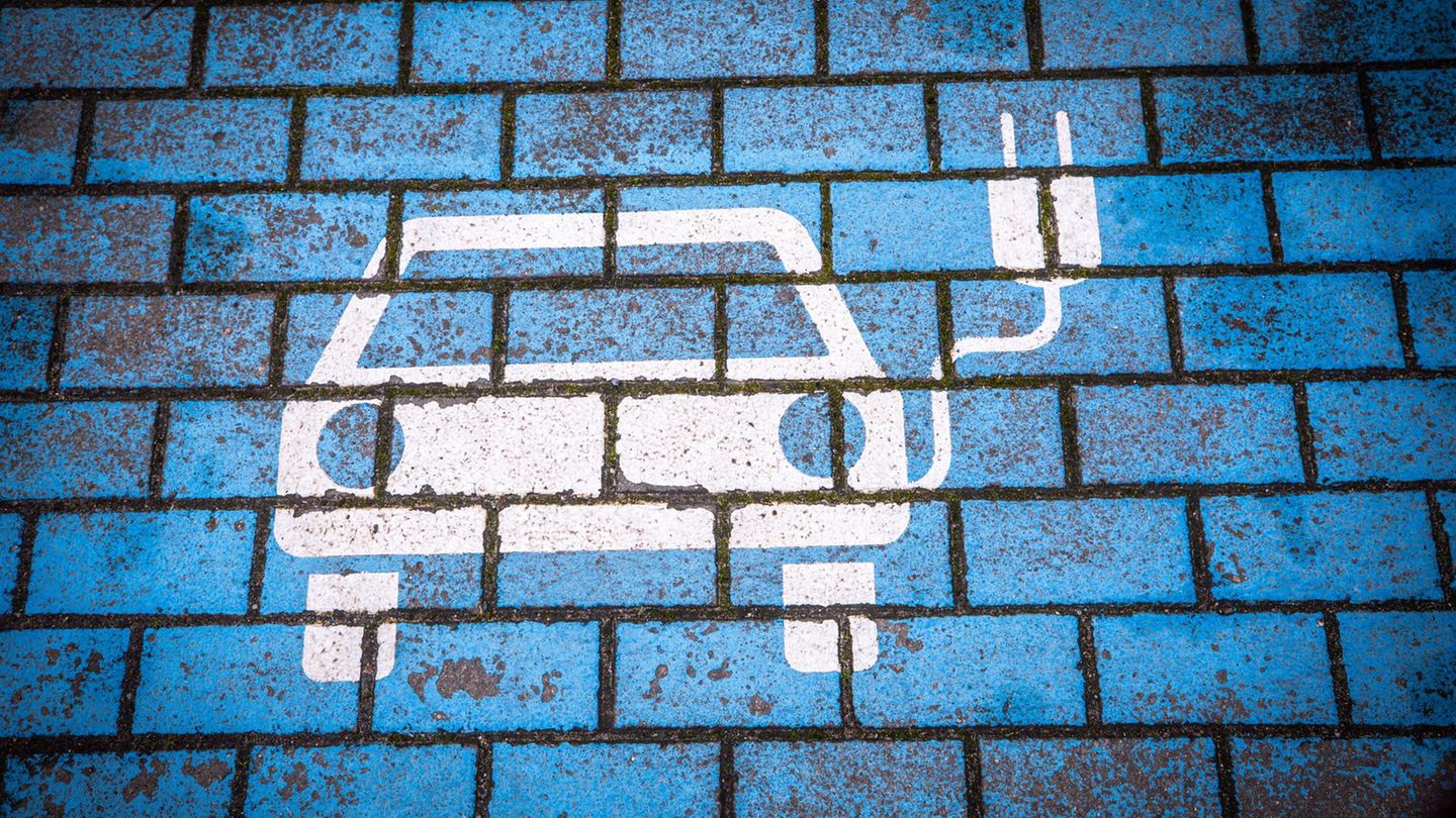 Fraunhofer ISI raziskuje rešitve za polnjenje električnih vozil v večstanovanjskih stavbah