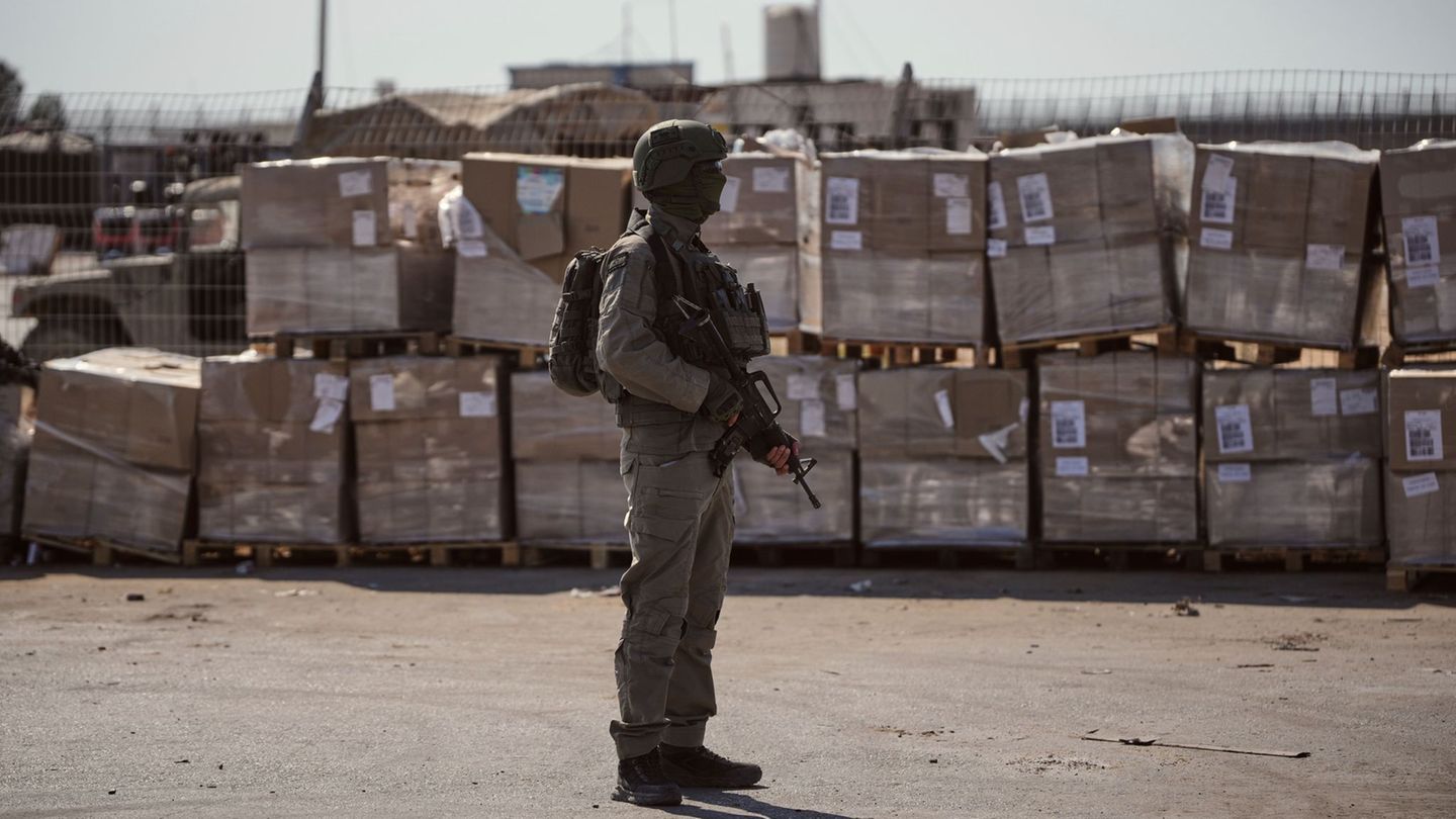 Die EU kann sich vorstellen, künftig Grenzkontrollen am Übergang Kerem Schalom zu unterstützen. (Archivbild) Foto: Ohad Zwigenbe