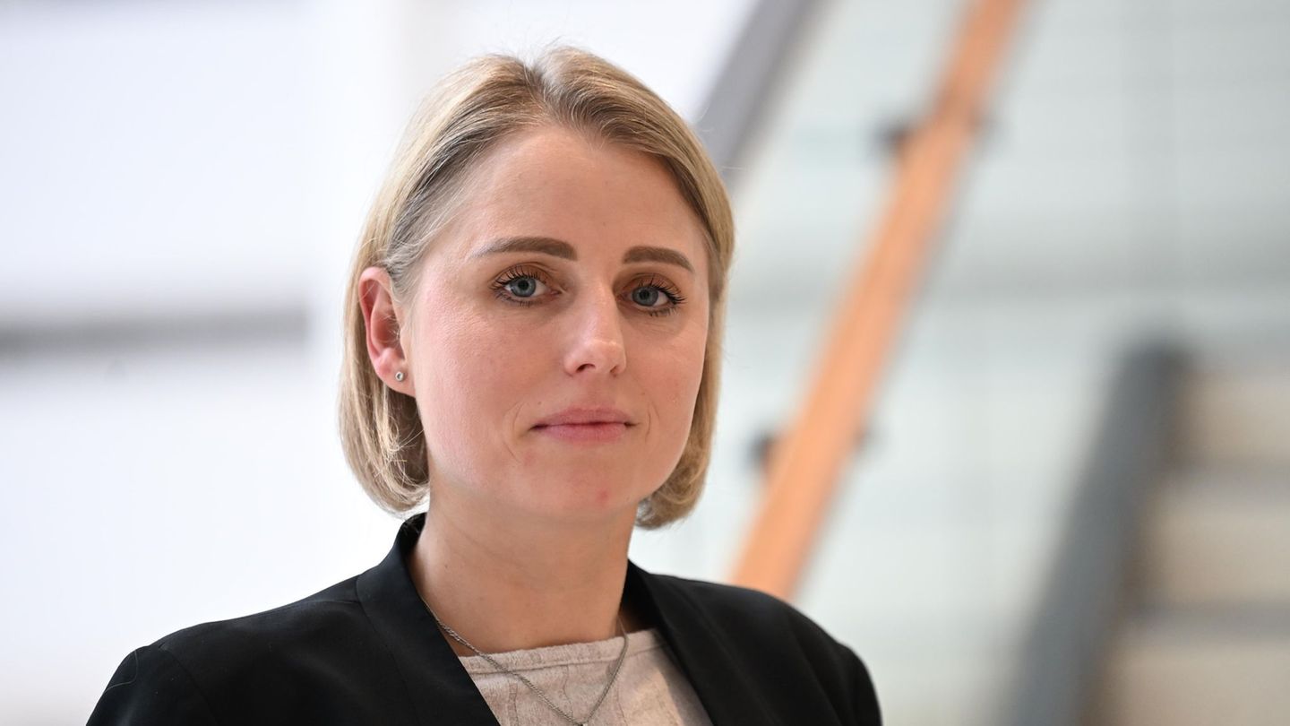 Nieders-chsischer-Landtag-Zwischen-Verfahren-und-Followern-Wer-ist-Vanessa-Behrendt-