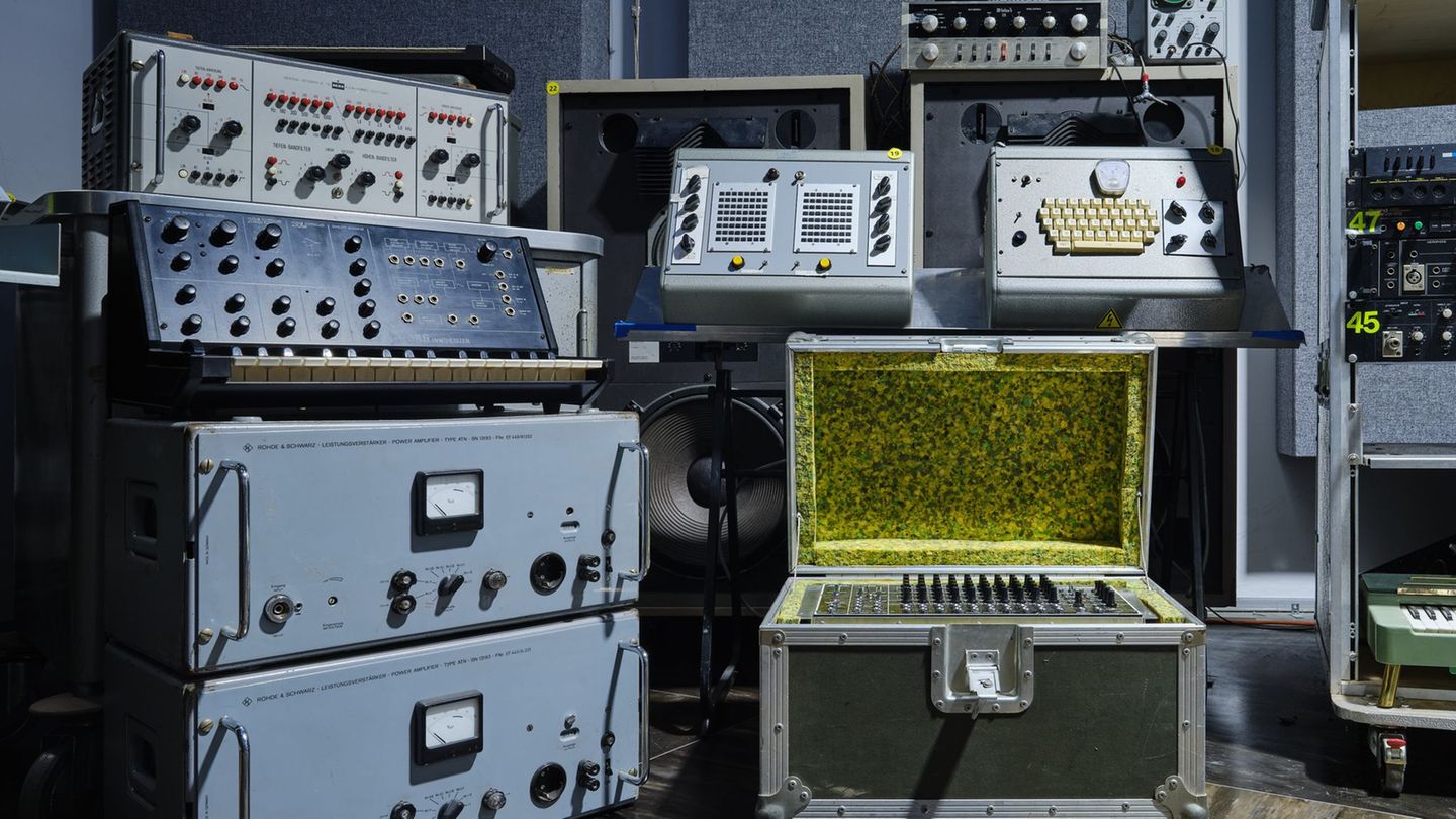 Auktion-Nachlass-von-Kraftwerk-Mitbegr-nder-in-den-USA-versteigert