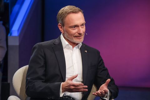 Christian Lindner hat bei Sandra Maischberger gegen Friedrich Merz ausgeteilt.