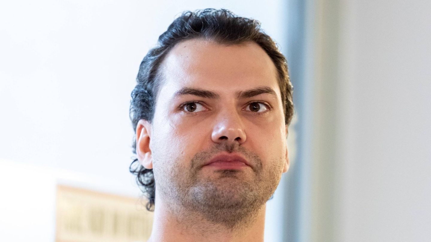 Neuanfang-Jimi-Blue-Ochsenknecht-bei-der-Finanzberatung-Das-hat-er-seit-der-Haft-gelernt