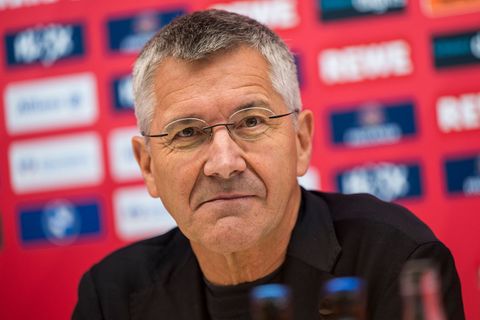 Herbert Hainer ist seit 2019 Präsident des FC Bayern. (Archivfoto) Foto: Peter Kneffel/dpa