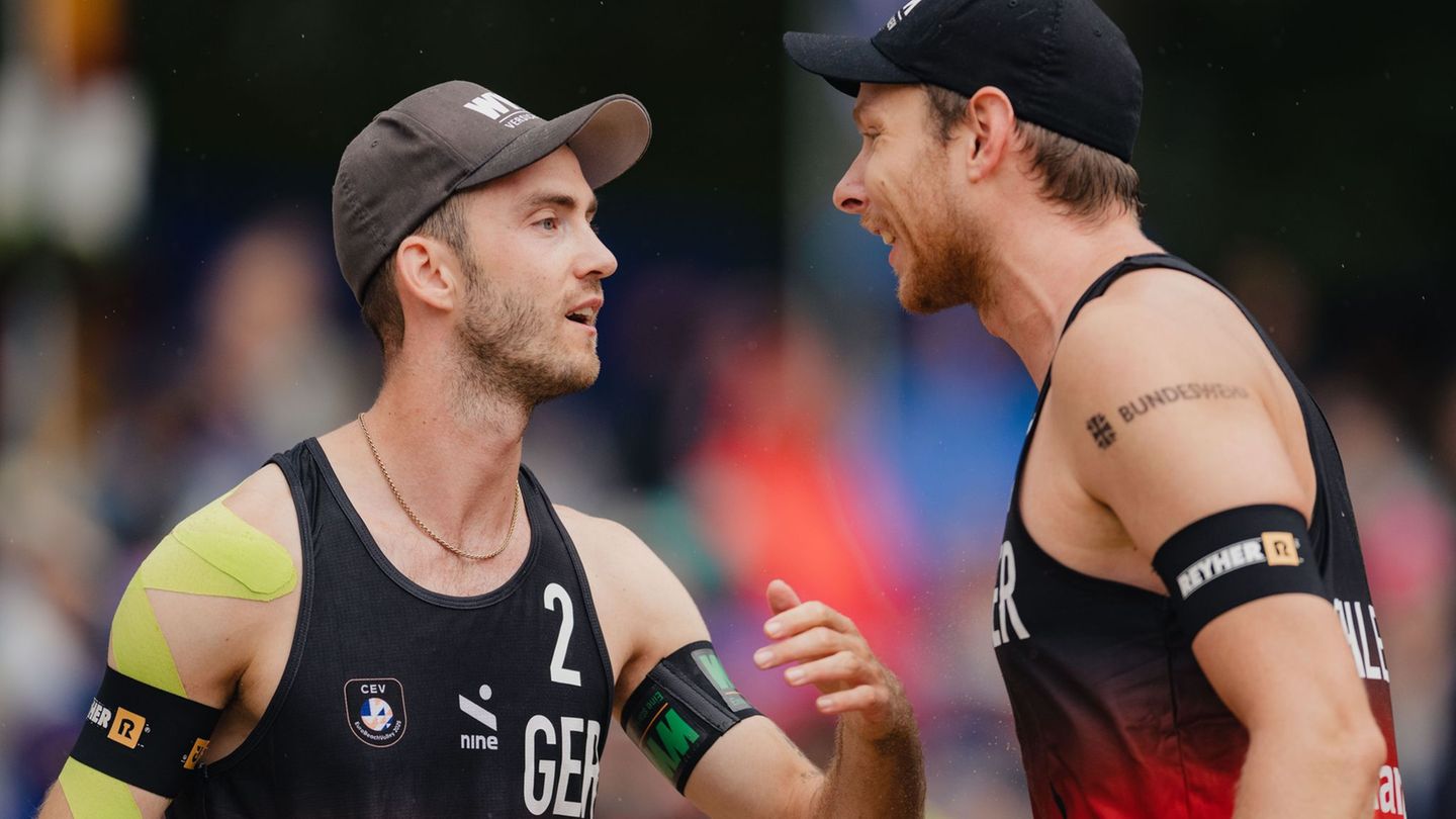 Nils Ehlers (r) und Clemens Wickler stehen m WM-Viertelfinale. Foto: Marius Becker/dpa