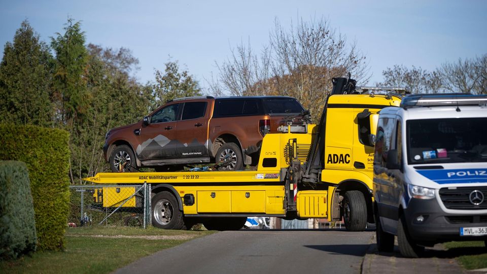 Der auffällige Pickup der Verdächtigen im Fall Fabian aus Güstrow wurde sichergestellt (Archivbild)