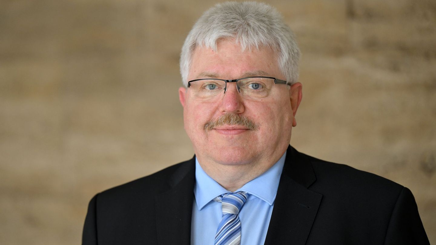 Nach zwölf Jahren im Amt wird der Bürgerbeauftragte Thüringens, Kurt Herzberg, verabschiedet. (Archivbild) Foto: Martin Schutt/d