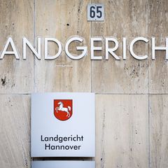 Das Landgericht Hannover sah in der Praxis der Versicherung eine Diskriminierung von Frauen. (Archivbild) Foto: Moritz Frankenbe