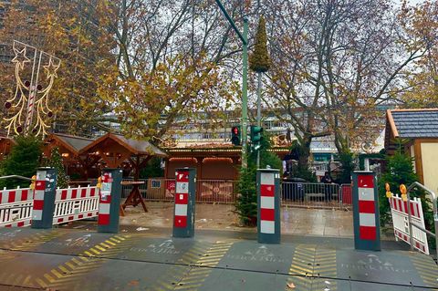 Die Sicherheitsmaßnahmen am Weihnachtsmarkt an der Gedächtniskirche wurden aktualisiert. Foto: Eleana Arioli/dpa