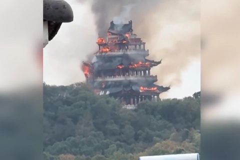 Tempel brennt lichterloh – ist ein Tourist Schuld?