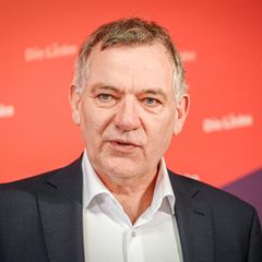 Linken-Chef Jan van Aken will dabei helfen, den Wehrdienst zu umgehen