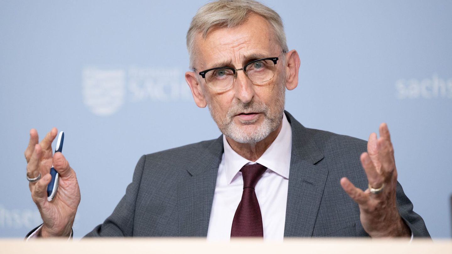 Die Planungen für ein Forschungsinstitut für Bevölkerungsschutz sind laut Innenminister Armin Schuster (CDU) zurückgestellt word