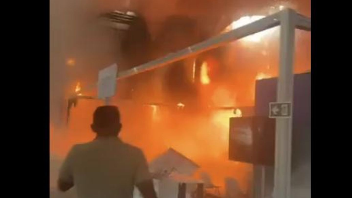 COP30-in-Brasilien-Feueralarm-auf-Klimakonferenz-Gel-nde-muss-ger-umt-werden