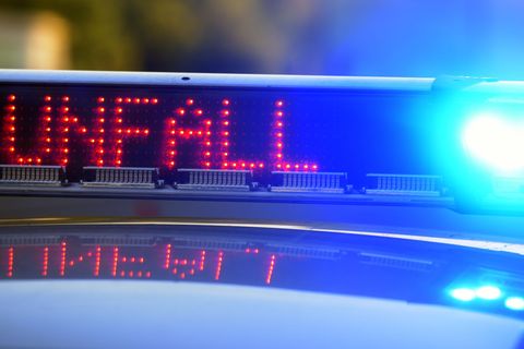 Das Auto in Arnsberg brannte aus (Symbolbild)