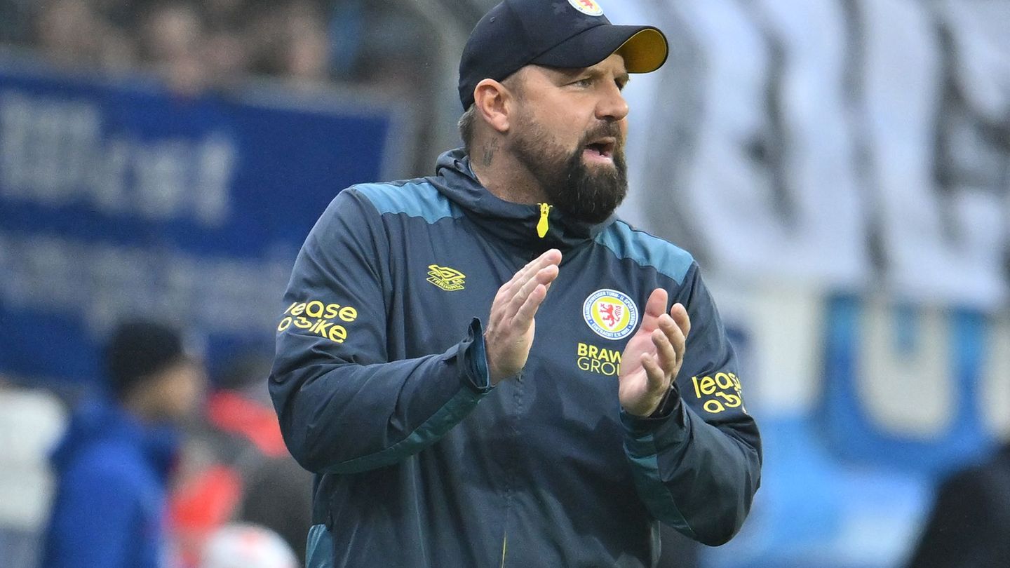 Trener Backhaus se vrača v Berlin in hvali mesto pred tekmo z Eintracht Braunschweigom