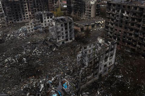 Ruinen in Kostjantyniwka im Osten der Ukraine. Hier fanden schwere Kämpfe zwischen ukrainischen und russischen Truppen statt