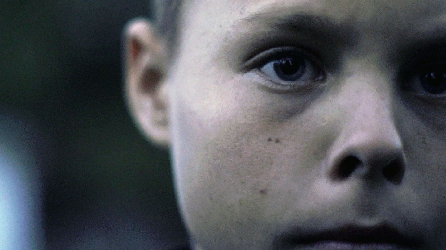 In der Ukraine wird die Katastrophe schnell zur Normalität – und dennoch träumen junge Ukrainerinnen und Ukrainer von einer besseren Zukunft.