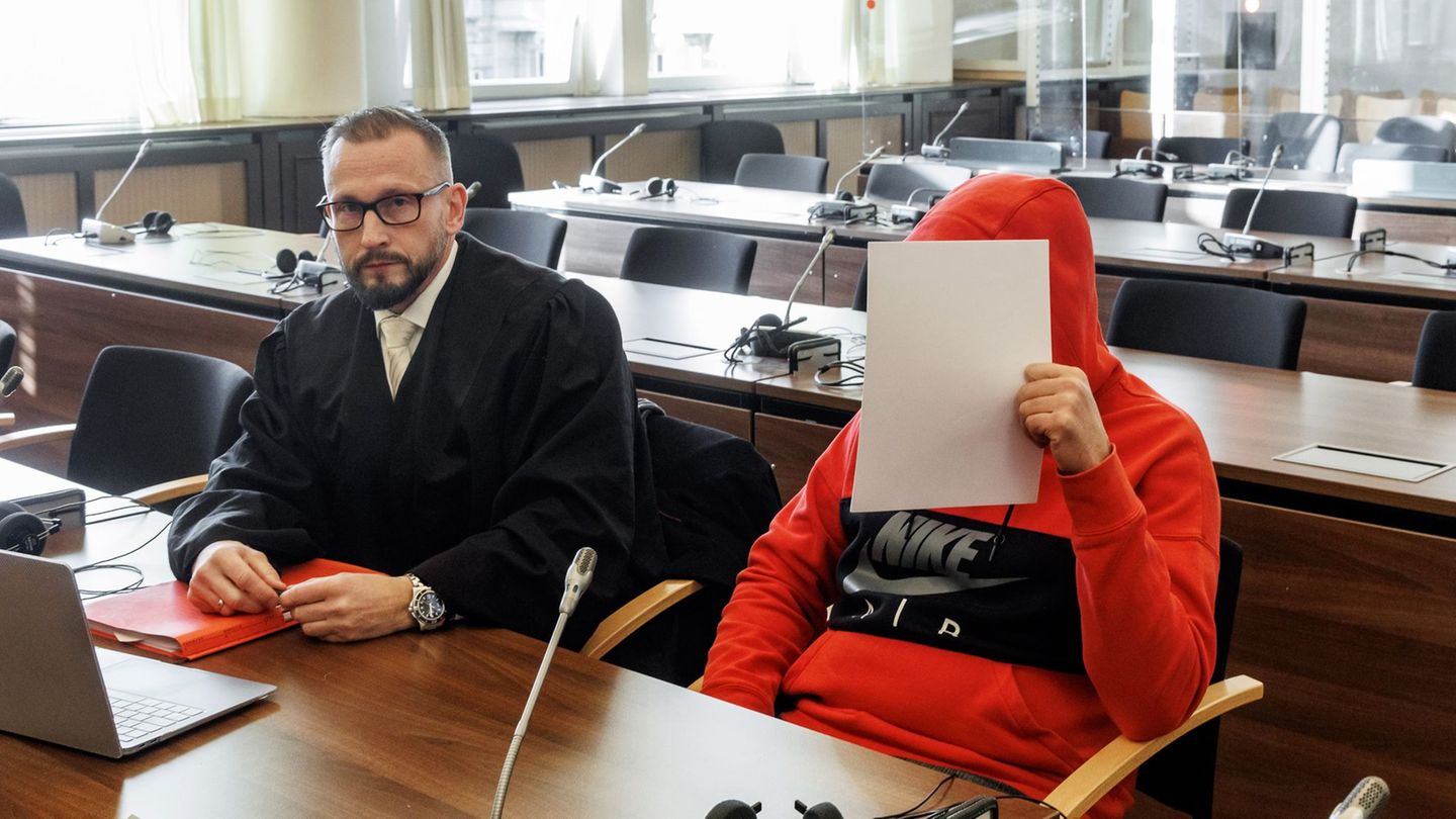 Der 39-Jährige wurde wegen Mordes zu einer lebenslangen Freiheitsstrafe verurteilt. (Archivbild) Foto: Markus Scholz/dpa