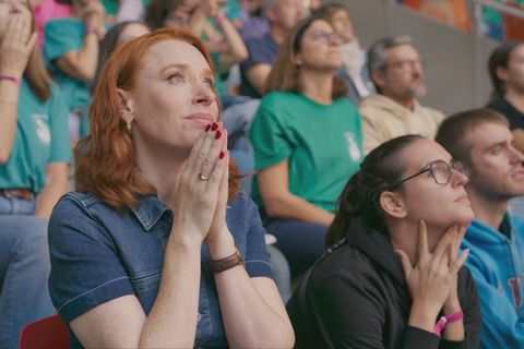 Eine bekannte Stimme des BBC: Mathe-Professorin Hannah Fry reist mit NationalGeographic um die Welt. Es geht nach Island, Spanien, Irland, Vietnam, Südkorea und Griechenland.