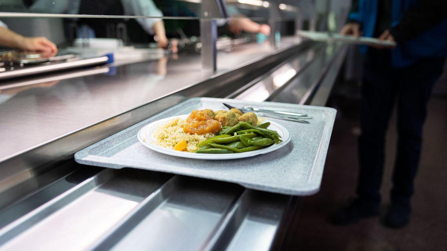 Studierende in Niedersachsen sollen bald wieder ein warmes Mittagessen für 2,50 Euro bekommen. (Archivbild) Foto: Michael Matthe