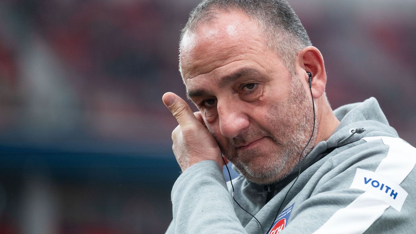 Ging nach dem 0:6 in Leverkusen nicht zur Tagesordnung über: Frank Schmidt Foto: Marius Becker/dpa