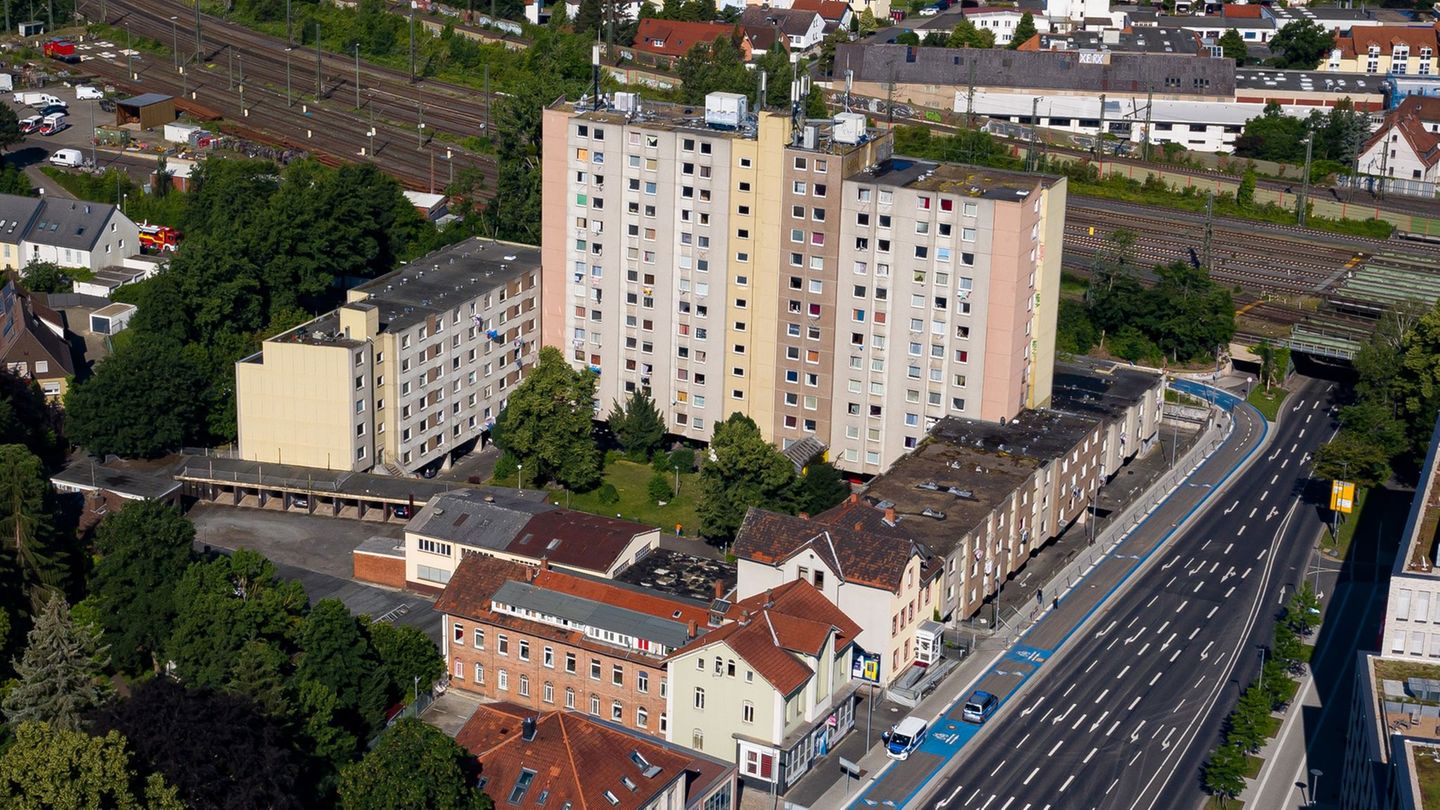 Das Gebäude an der Groner Landstraße liegt nahe des Göttinger Bahnhofes. (Archivbild) Foto: Swen Pförtner/dpa
