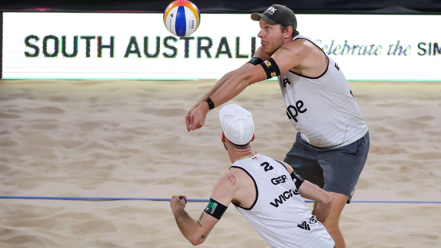 Clemens Wickler (v) und Nils Ehlers in Aktion in ihrem WM-Viertelfinale. Foto: Matt Turner/AAP/dpa