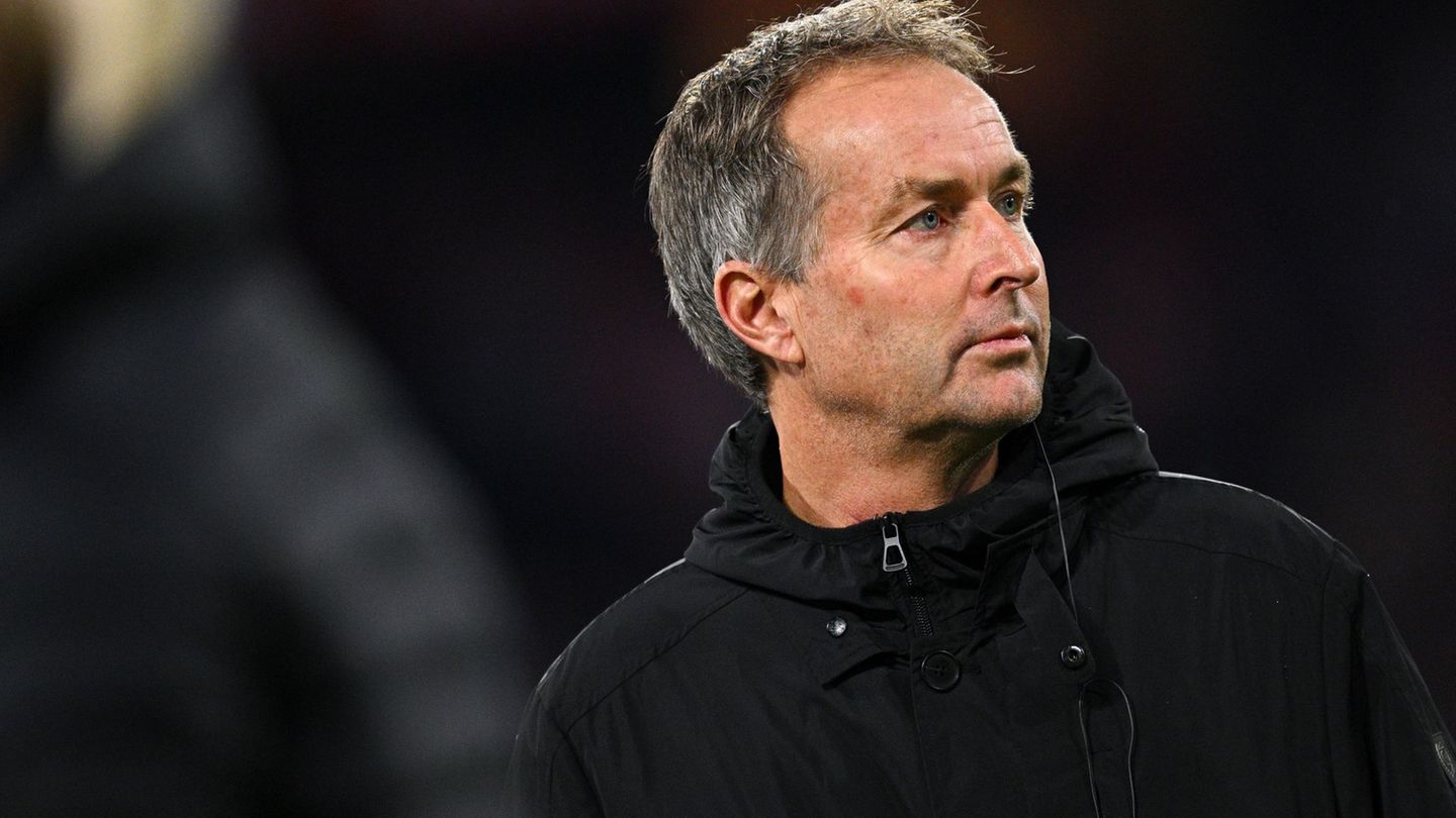 Freut sich auf das Wiedersehen mit Eriksen: Leverkusens Coach Kasper Hjulmand (Archivbild) Foto: Tom Weller/dpa