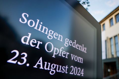 Die SPD-Opposition fordert die Entlassung von Flüchtlingsministerin Josefine Paul (Grüne). (Archivbild) Foto: Thomas Banneyer/dp