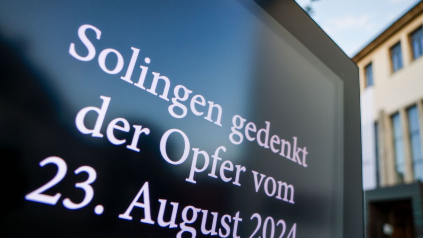 Die SPD-Opposition fordert die Entlassung von Flüchtlingsministerin Josefine Paul (Grüne). (Archivbild) Foto: Thomas Banneyer/dp